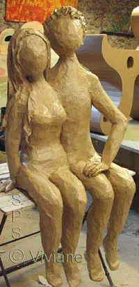 Sculpture d'un couple amoureux.