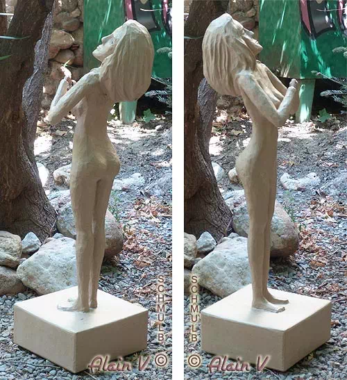 Statue modelée en papier kraft sur socle